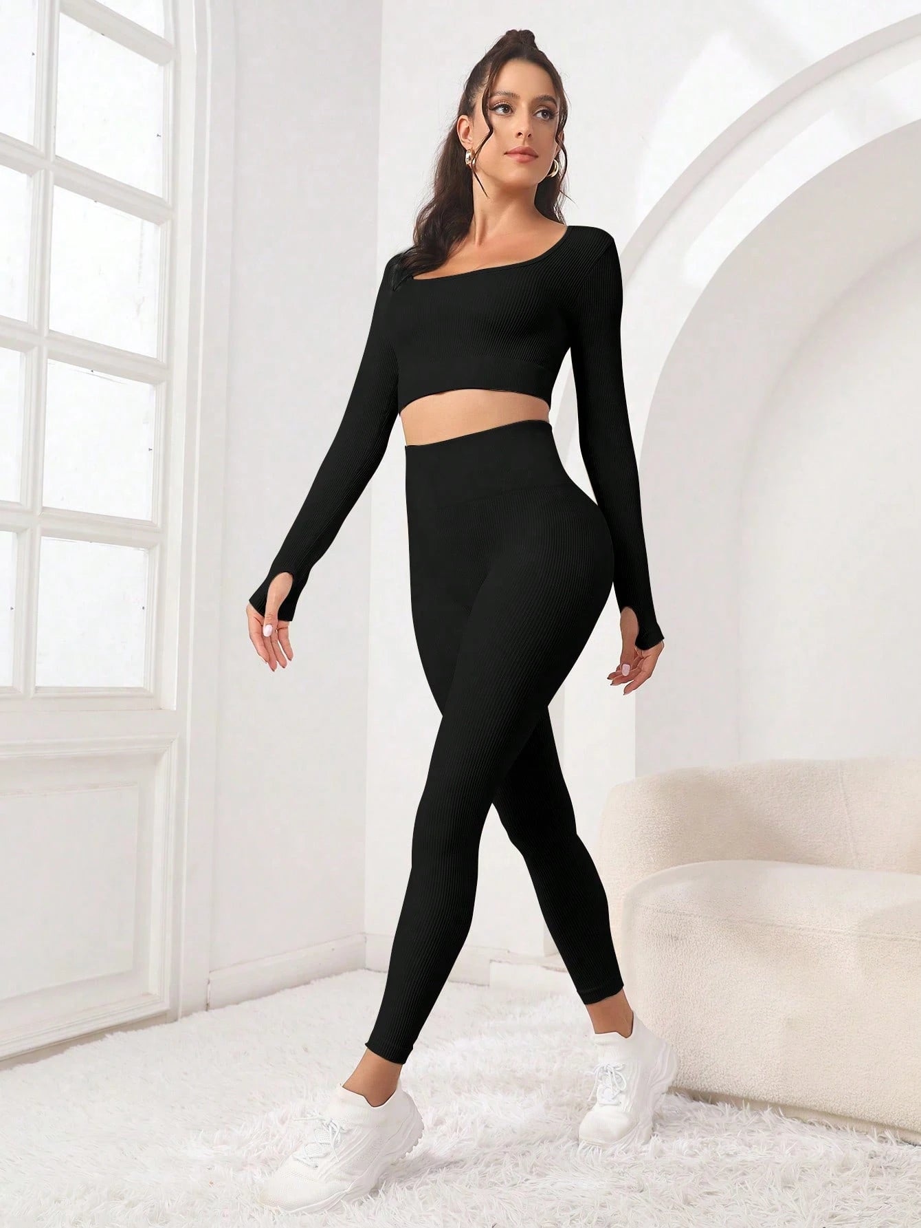 Seamluxe SHEIN Sport Conjunto de Roupas com Duas Peças, Top de Esportes e Legging com Orifícios para Polegares, Sem Costura, Alta Elasticidade, Conjunto de Roupas Adequado para Exercícios Femininos