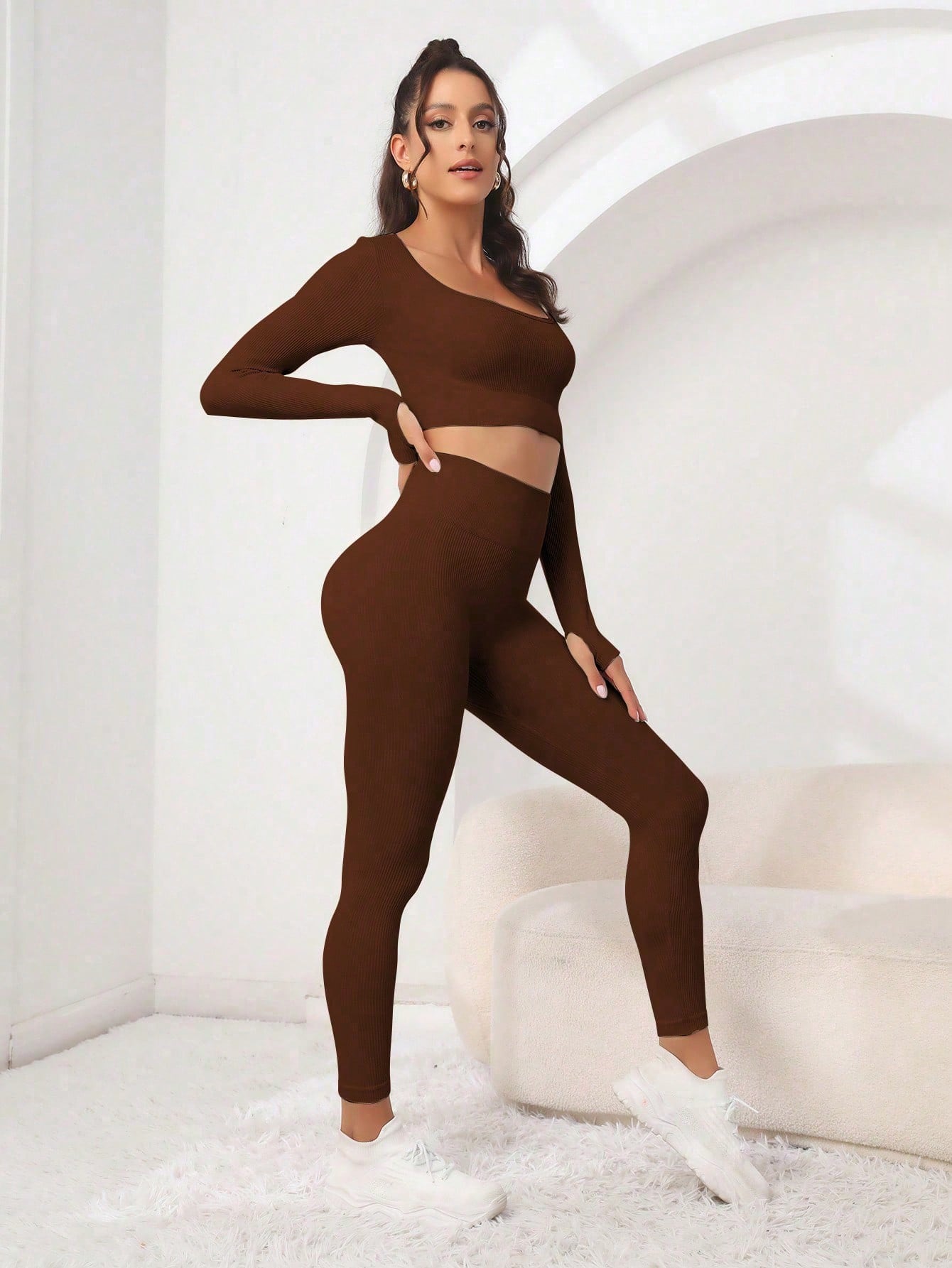 Seamluxe SHEIN Sport Conjunto de Roupas com Duas Peças, Top de Esportes e Legging com Orifícios para Polegares, Sem Costura, Alta Elasticidade, Conjunto de Roupas Adequado para Exercícios Femininos
