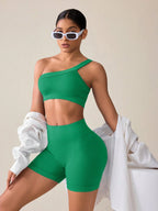 SHEIN Sport Studio Conjunto Feminino de Top Casual Sem Mangas com Ombro Oblíquo e Shorts em Cor Sólida, Conjunto de Mulheres para Exercícios