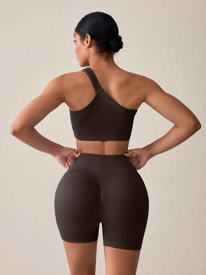 SHEIN Sport Studio Conjunto Feminino de Top Casual Sem Mangas com Ombro Oblíquo e Shorts em Cor Sólida, Conjunto de Mulheres para Exercícios