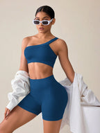 SHEIN Sport Studio Conjunto Feminino de Top Casual Sem Mangas com Ombro Oblíquo e Shorts em Cor Sólida, Conjunto de Mulheres para Exercícios
