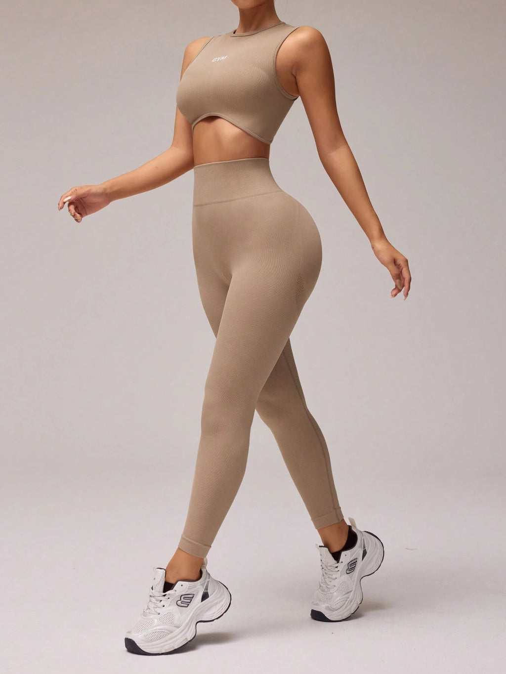 Conjunto de Top Cropped e Legging