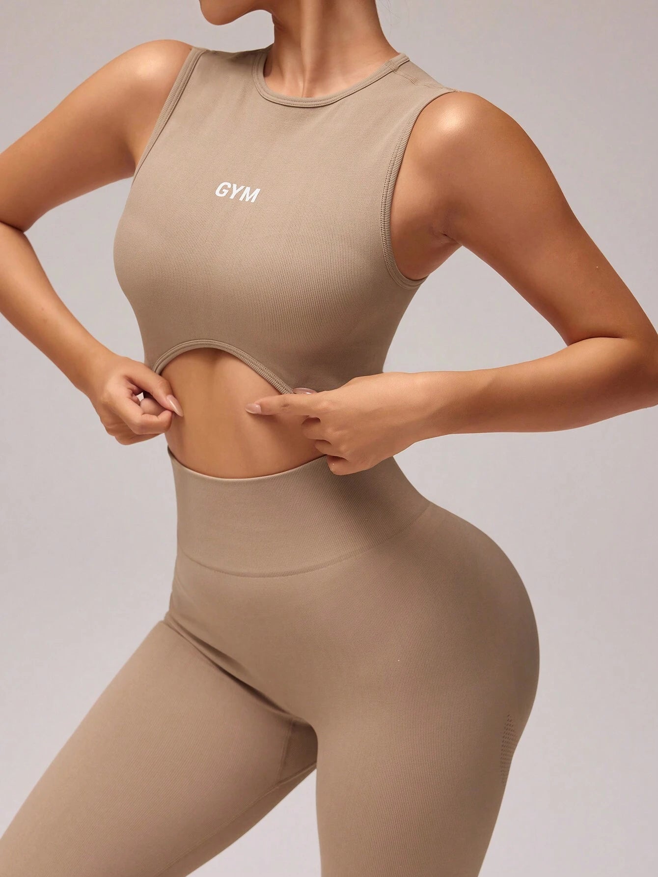 Conjunto de Top Cropped e Legging