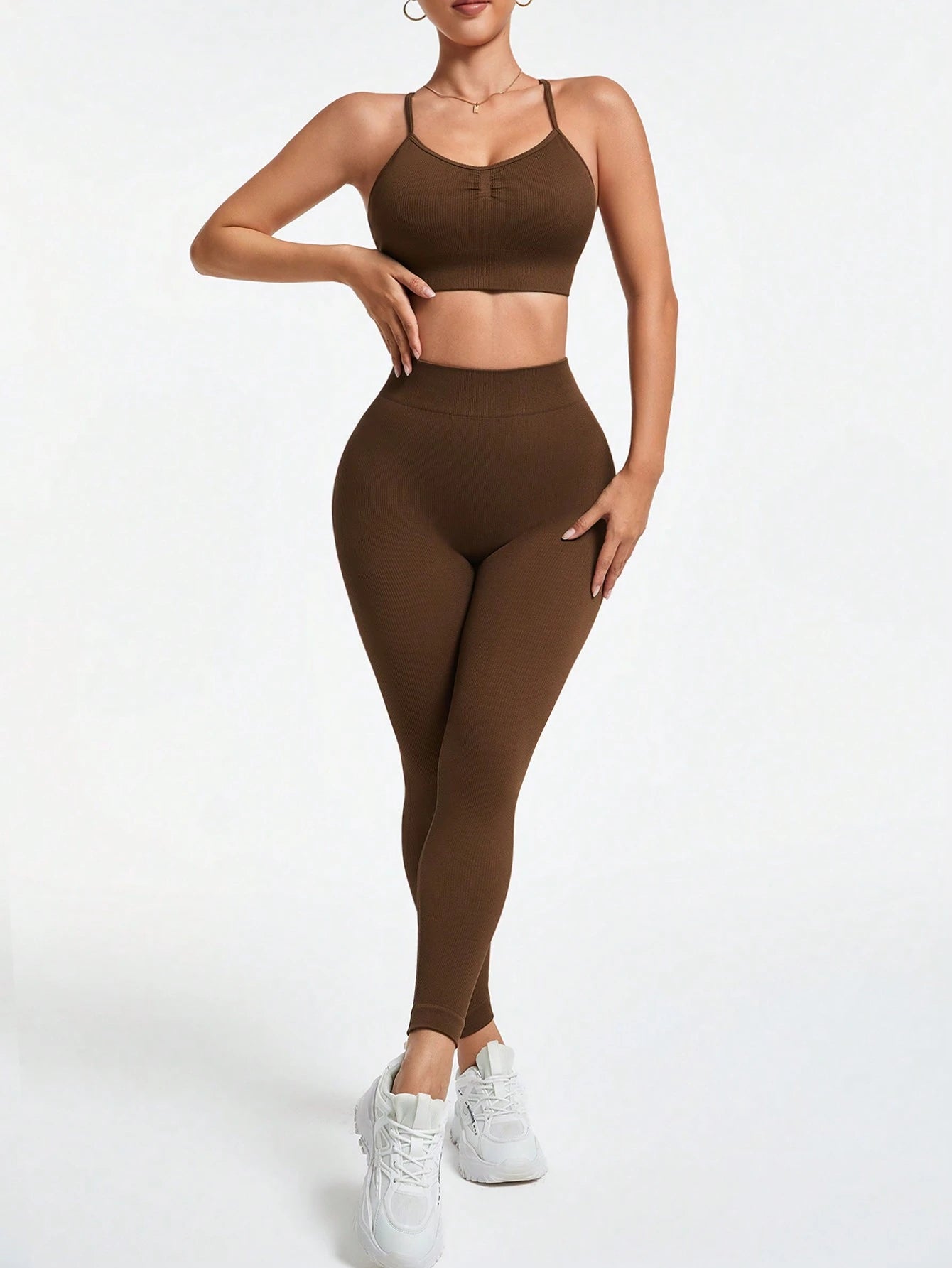  Conjunto Esportivo de Top Halter Decotado nas Costas