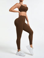  Conjunto Esportivo de Top Halter Decotado nas Costas
