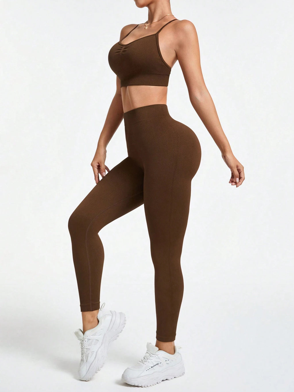 Conjunto Esportivo de Top Halter Decotado nas Costas
