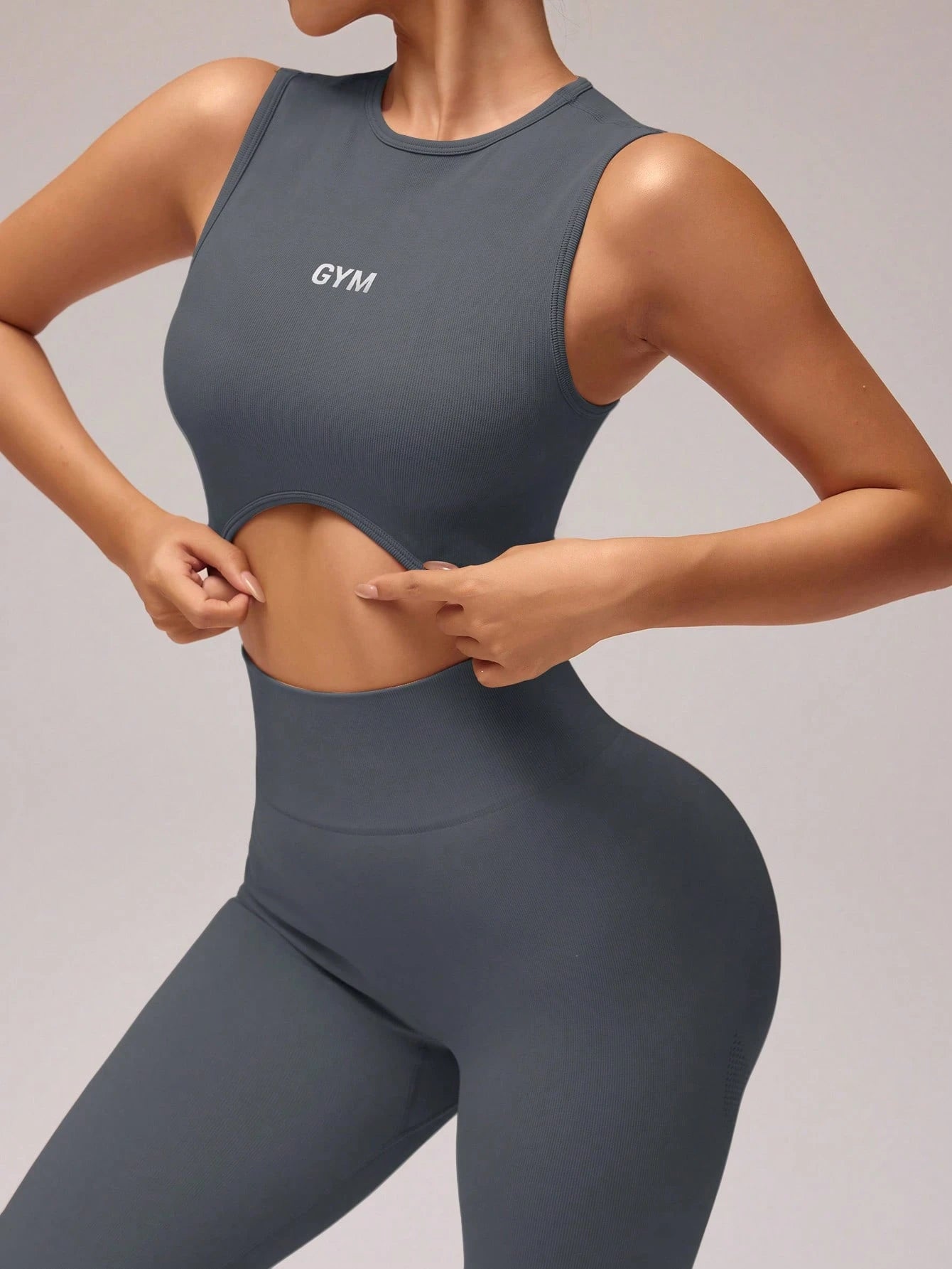 Conjunto de Top Cropped e Legging