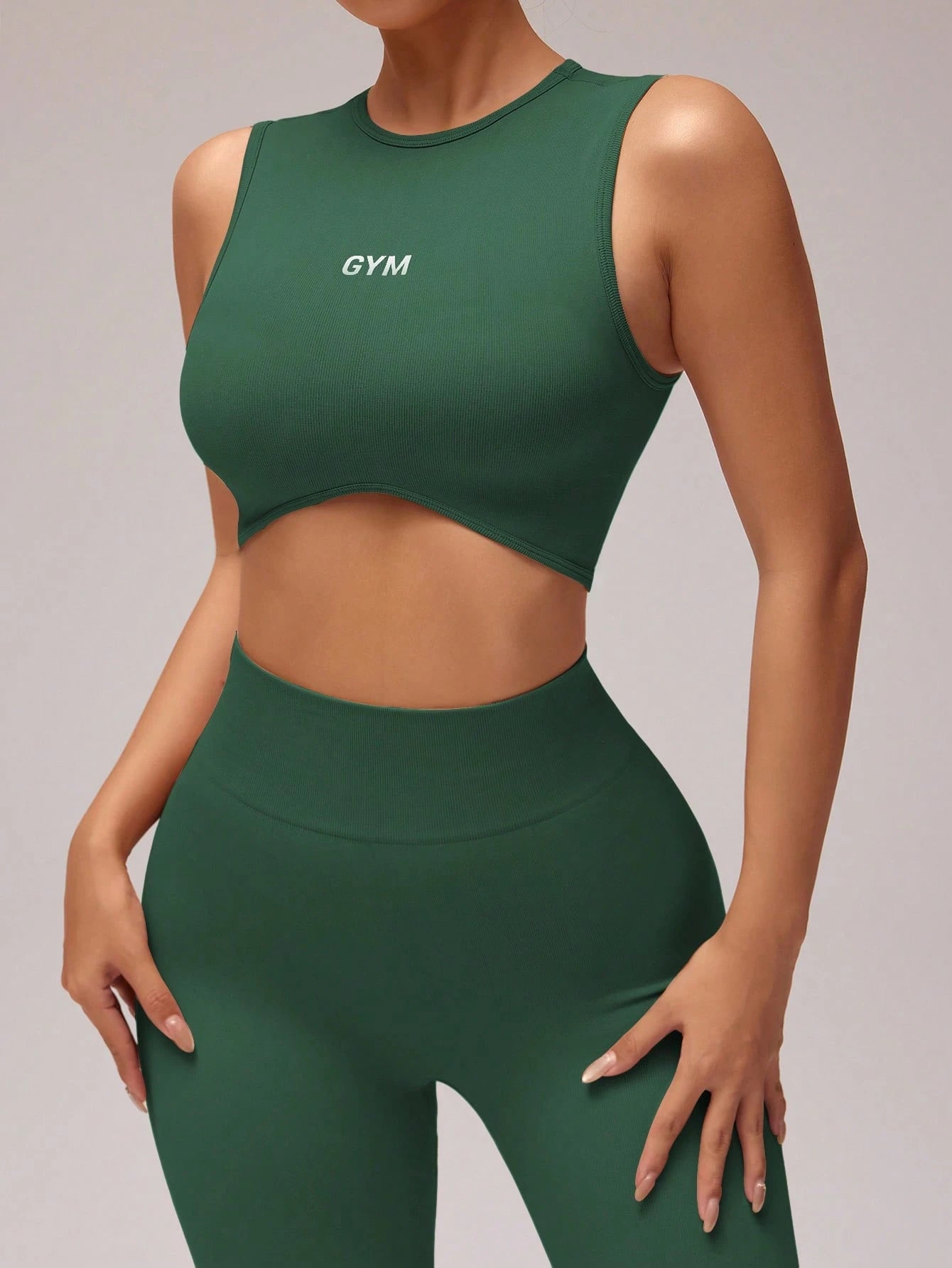 Conjunto de Top Cropped e Legging