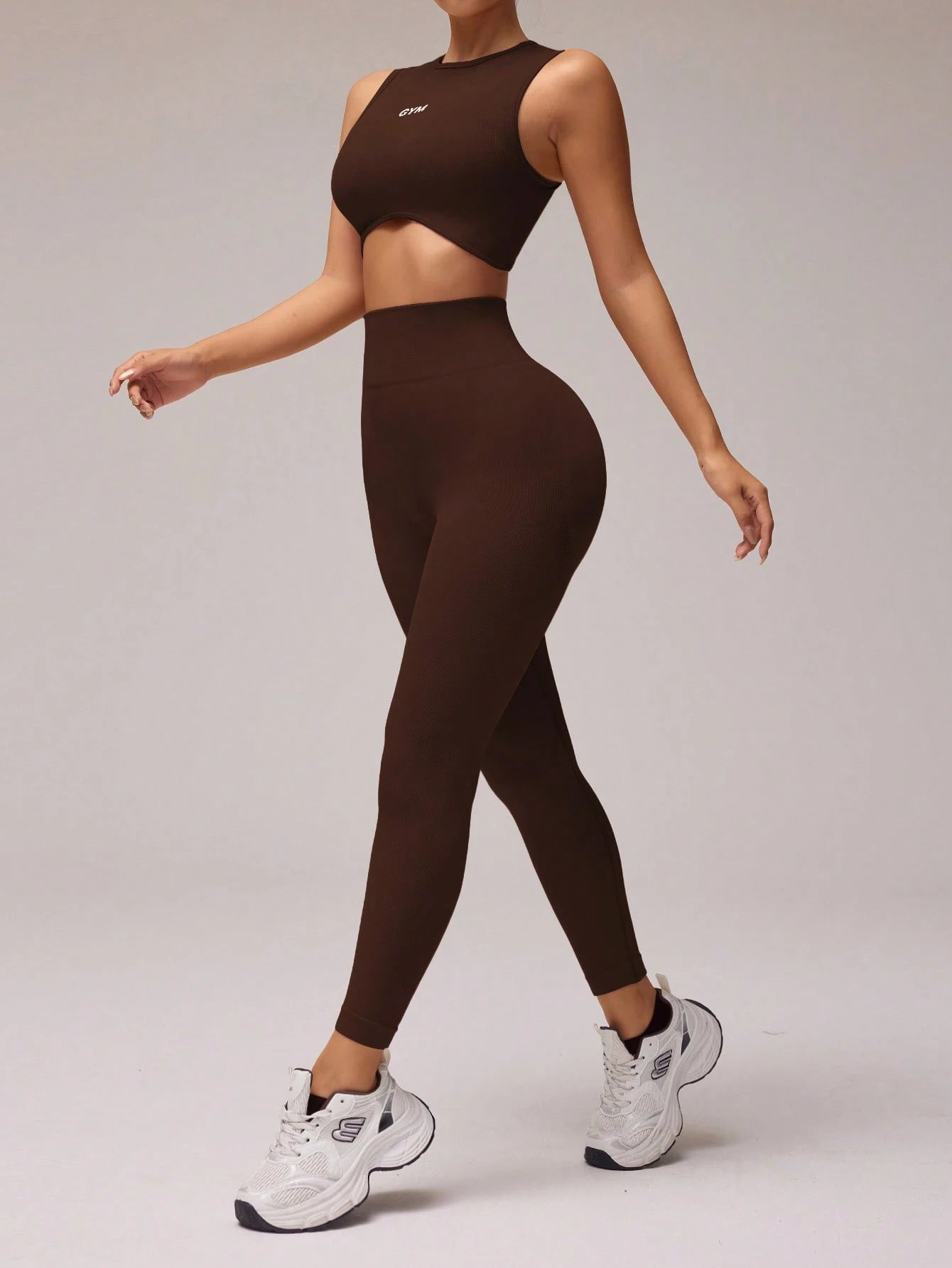 Conjunto de Top Cropped e Legging