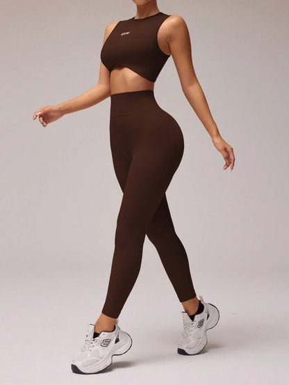 Conjunto de Top Cropped e Legging