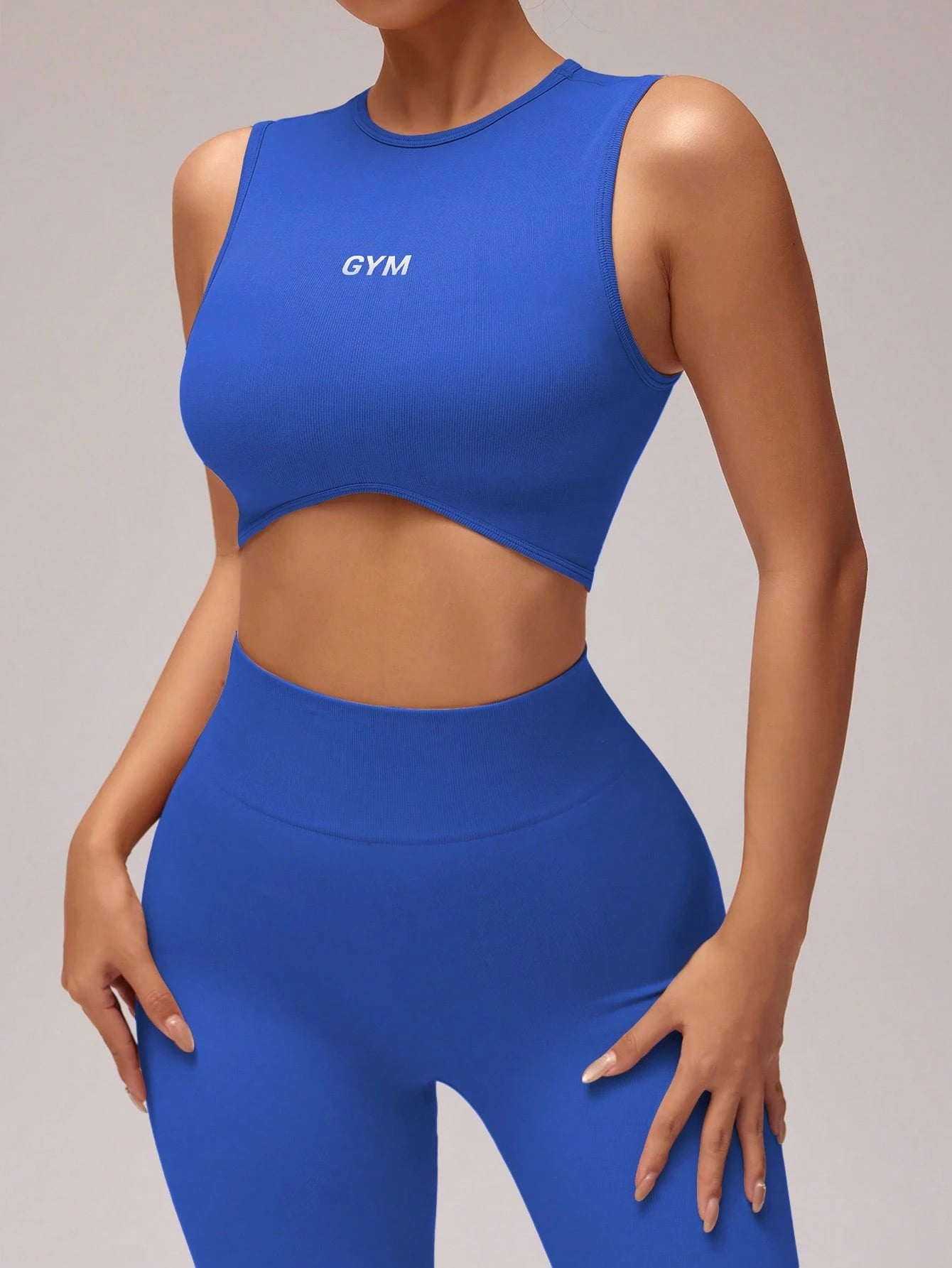 Conjunto de Top Cropped e Legging