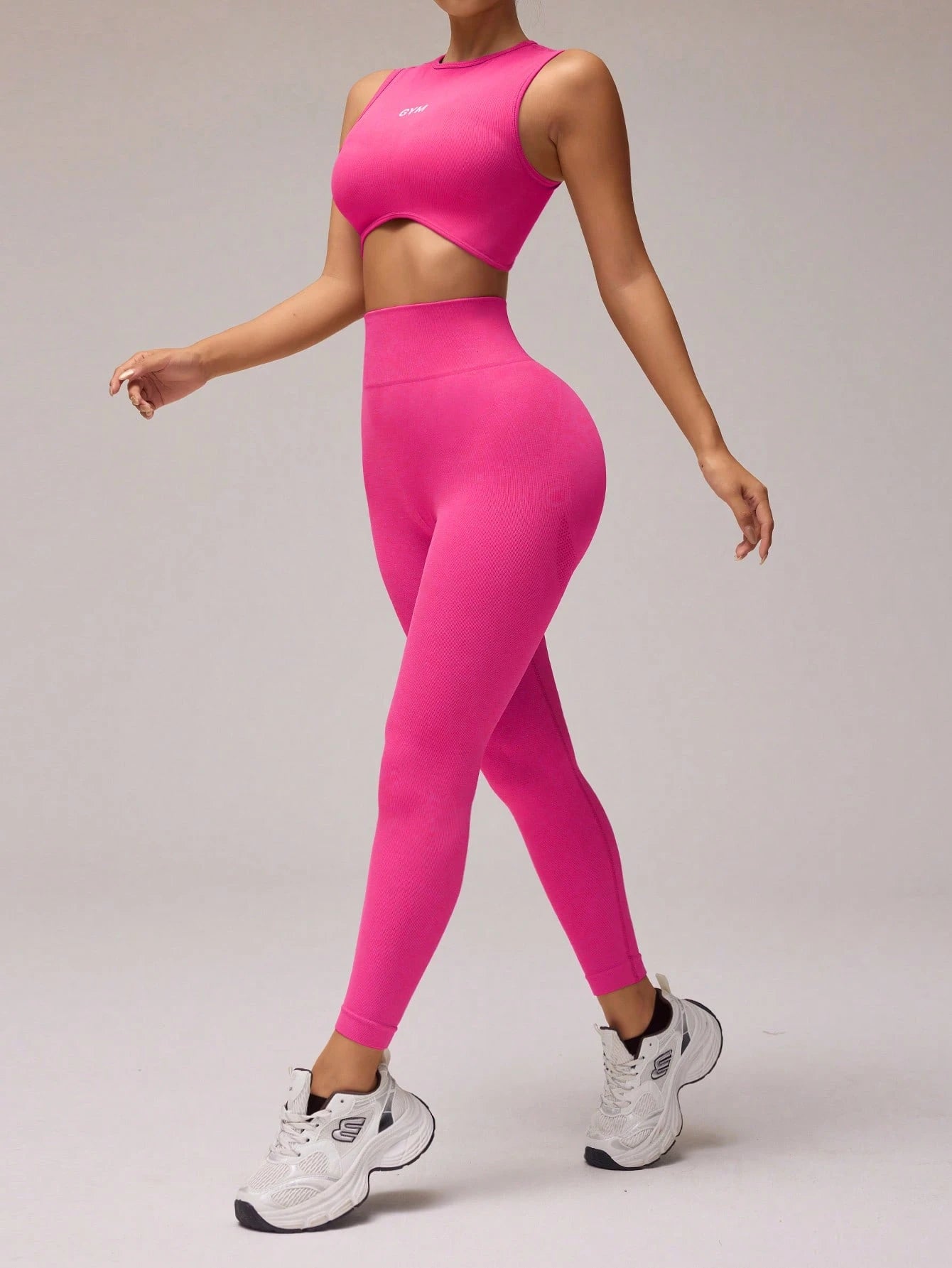 Conjunto de Top Cropped e Legging
