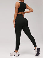 Conjunto de Top Cropped e Legging