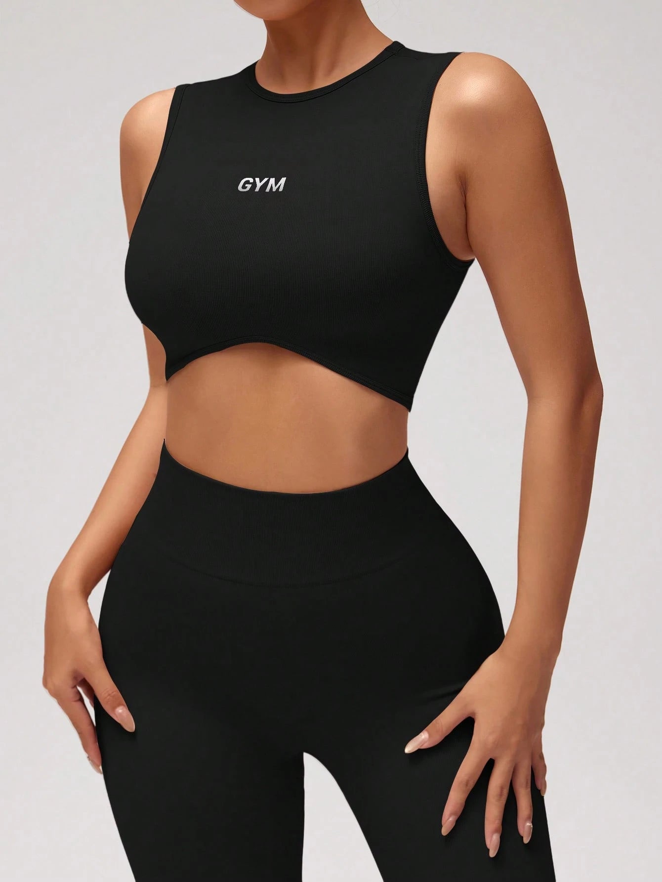 Conjunto de Top Cropped e Legging