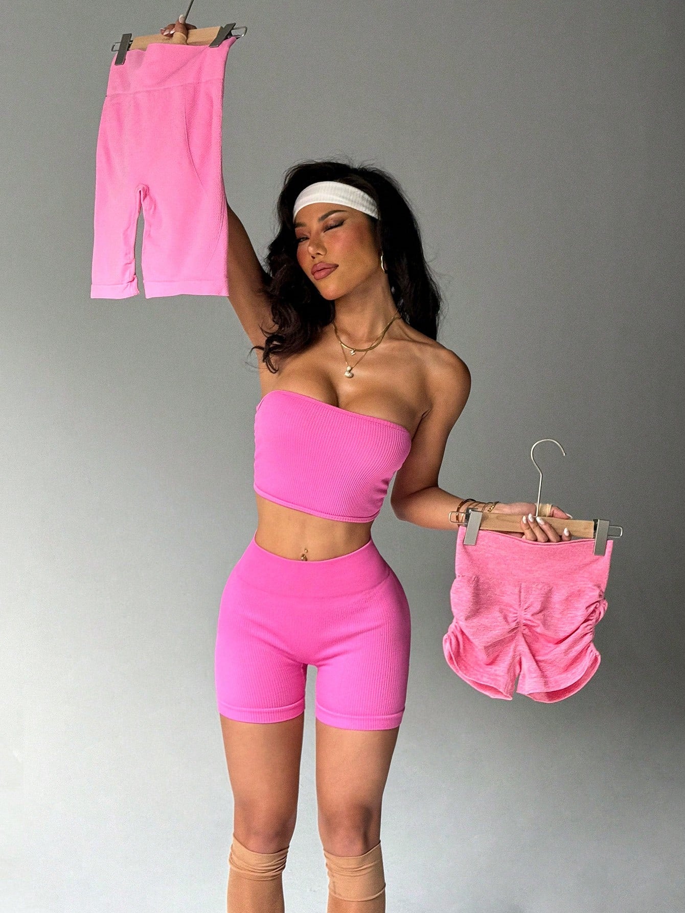  Conjunto de Top Cropped e Shorts